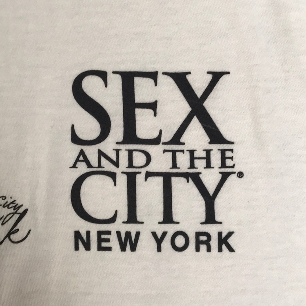 Tags on 🏷 Sex and the City shirt from NYC
